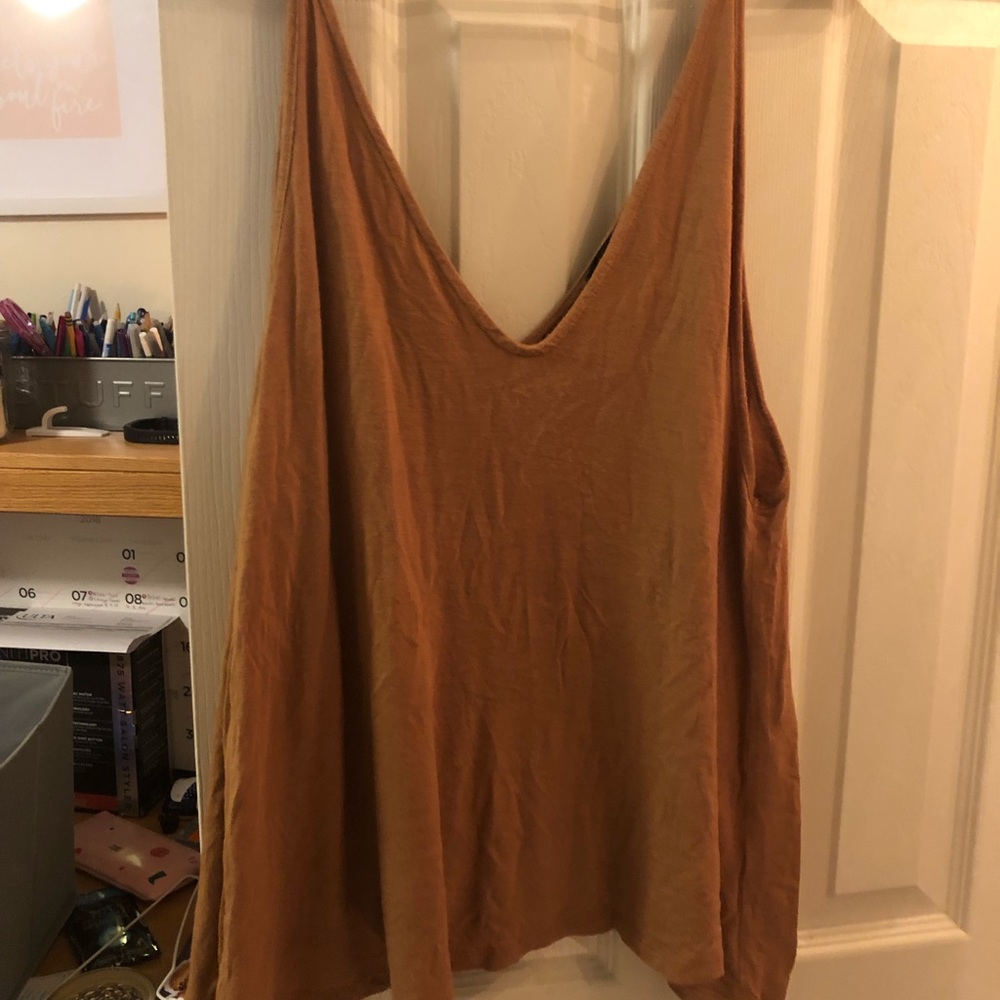 Forever 21 Cropped Double V Tank